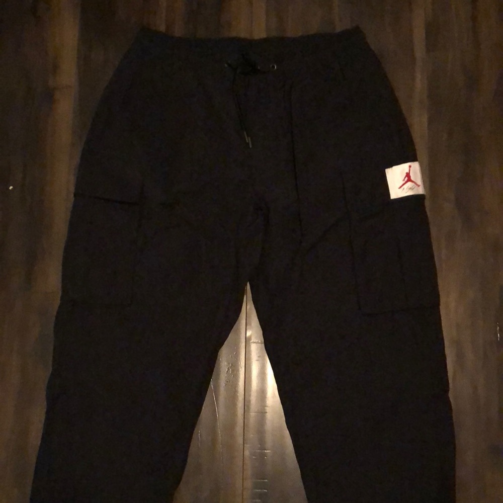 Air Jordan cargo pants Jordan 4 style tag